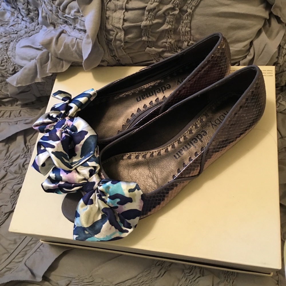 Libby Edelman Kendra Pewter Bow Flats - Size 6